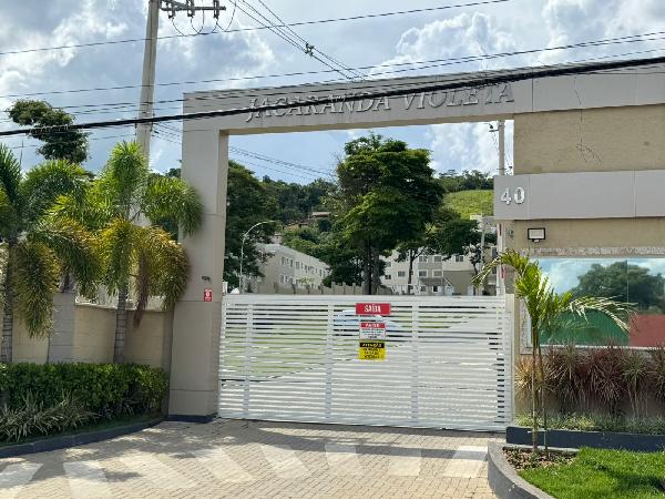 COND JACARANDA VIOLETA