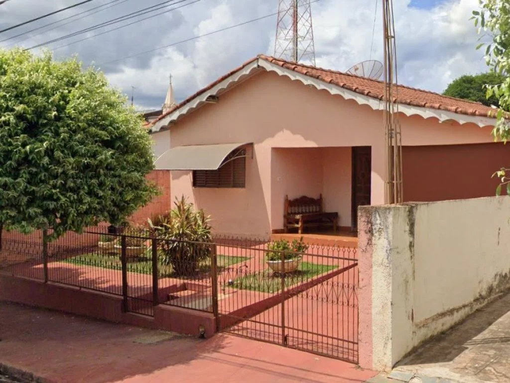 Parte Ideal (33,33%) sobre Casa em Terreno de 484 m²