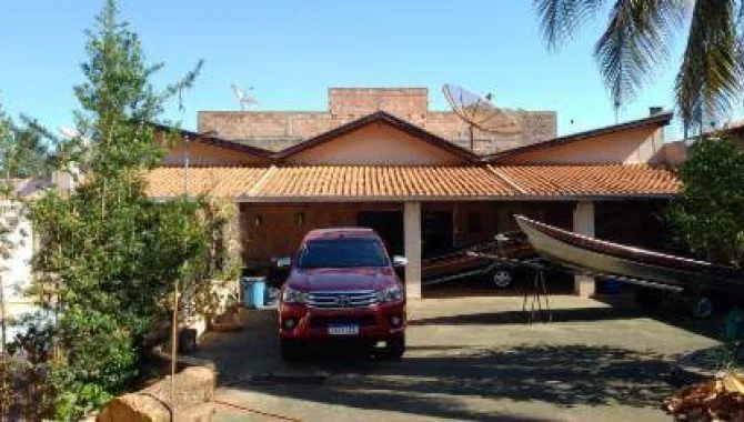 Casa em Condomínio 235 m²